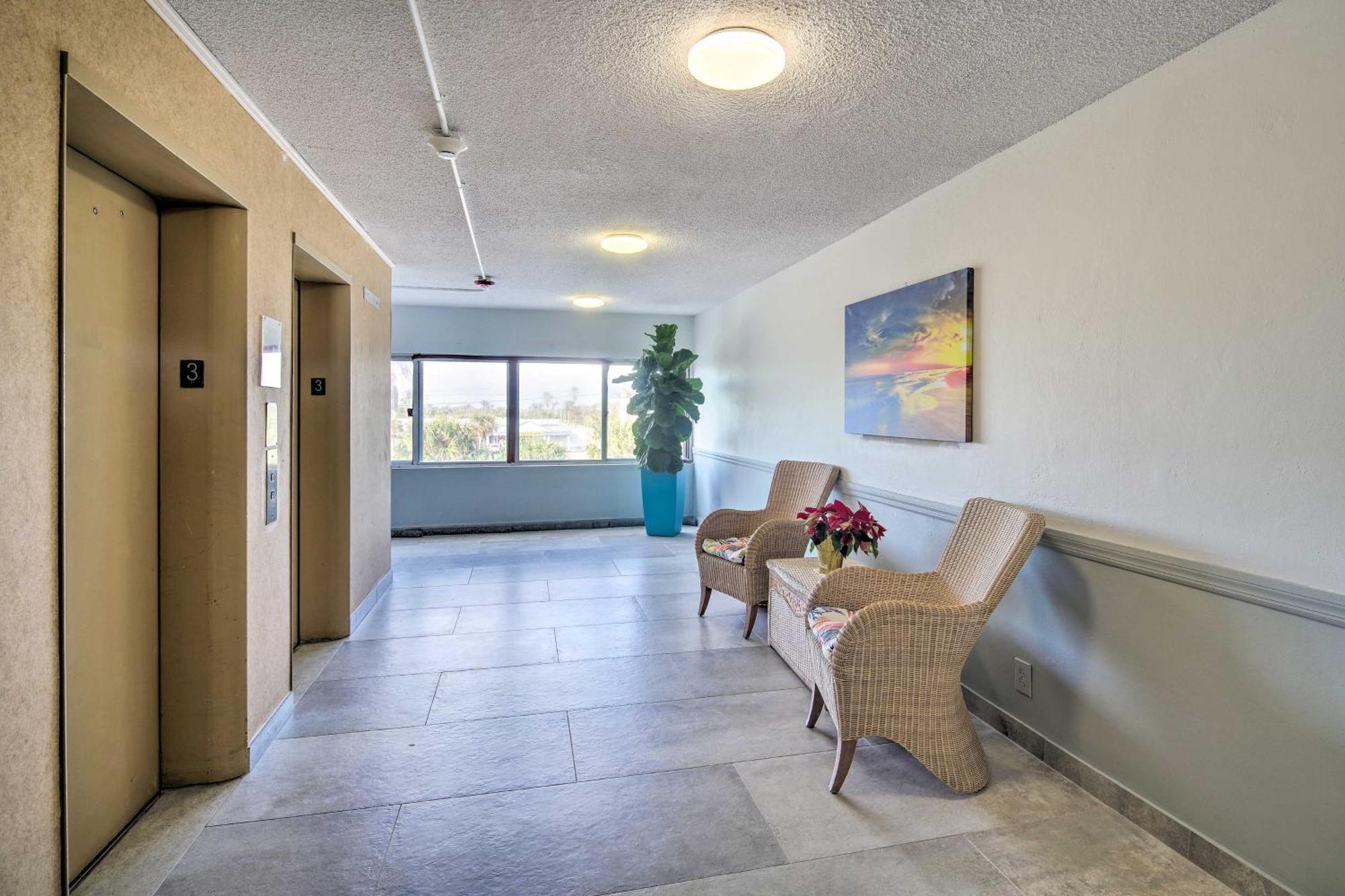 Walk To Shore Satellite Beach Condo With Ocean View Exteriör bild