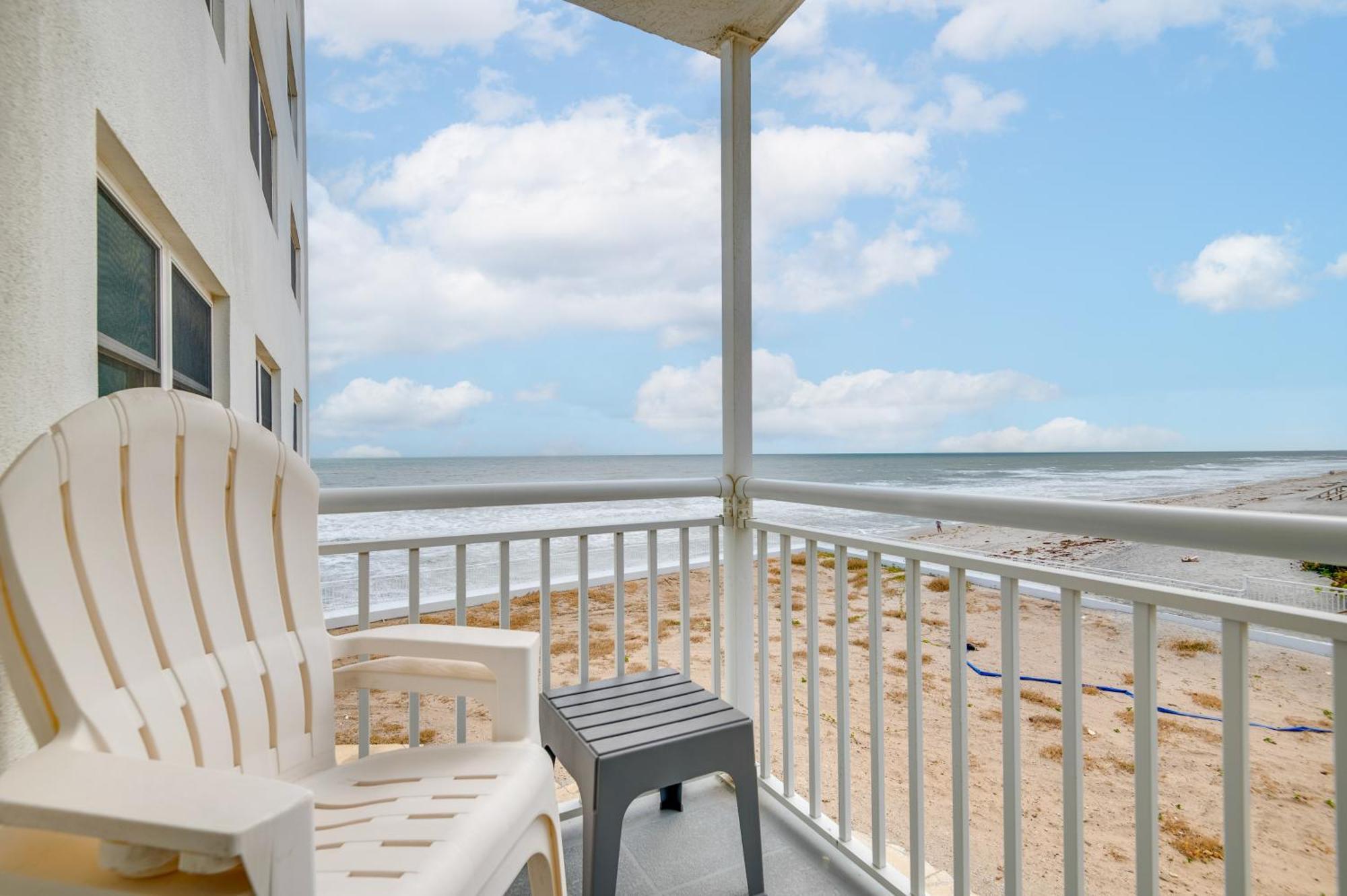 Walk To Shore Satellite Beach Condo With Ocean View Exteriör bild